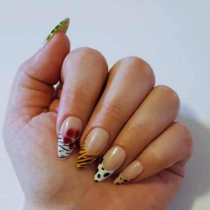 Animal print nails